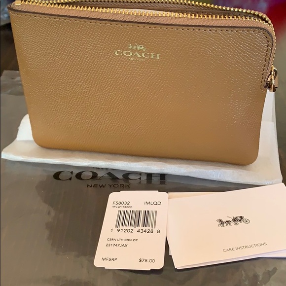 COACH!! NWT! Gorgeous Carmel wristlet!!! - Picture 6 of 8